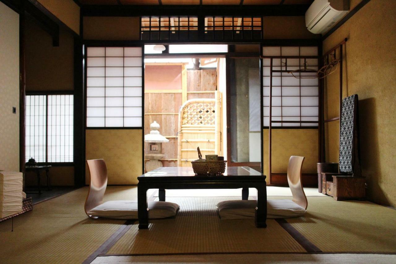 Bed & Breakfast Tsukiya Kyoto Buitenkant foto